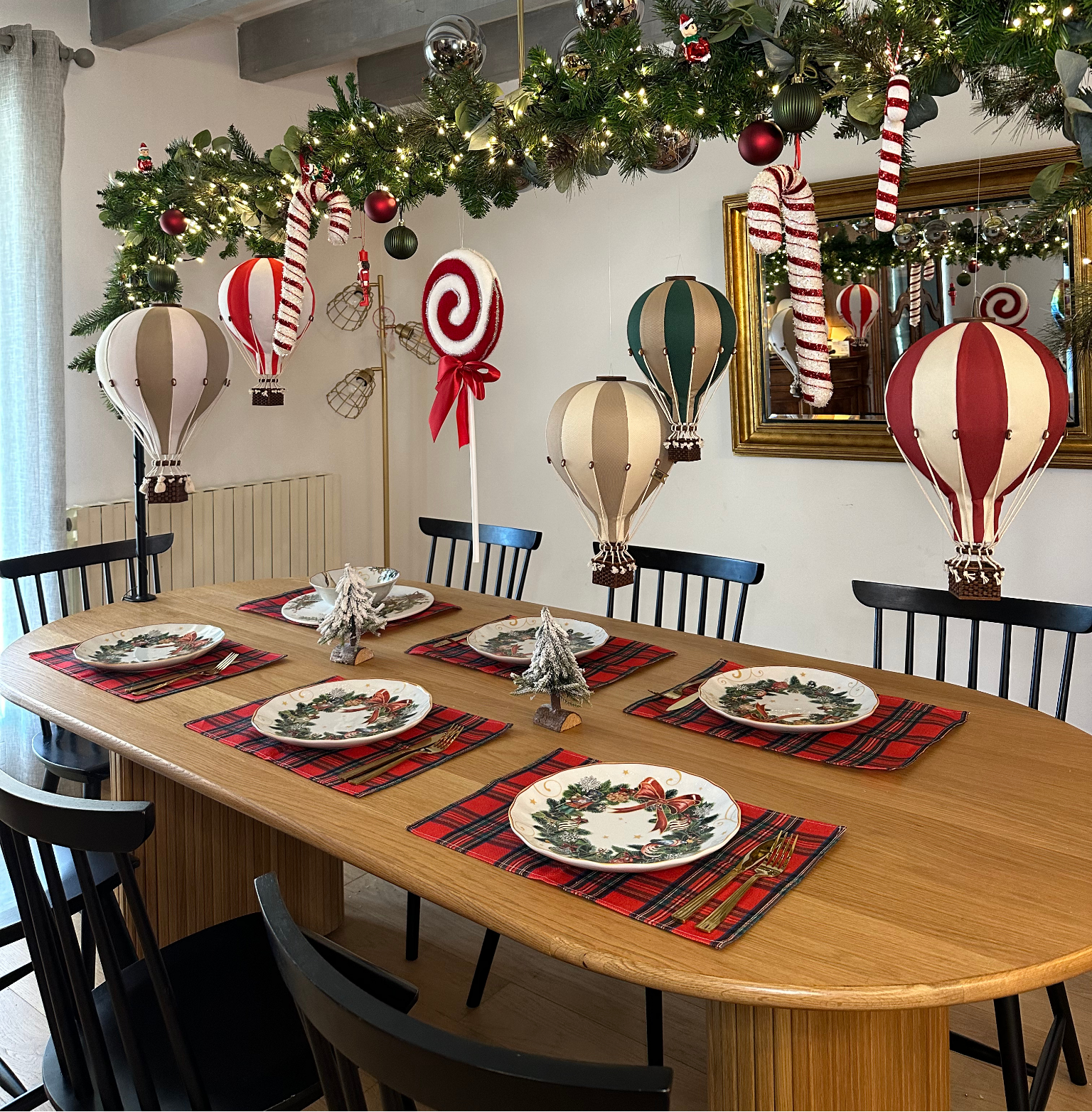 Five Magical Ways to Use Hot Air Balloons to Make Christmas Decorations