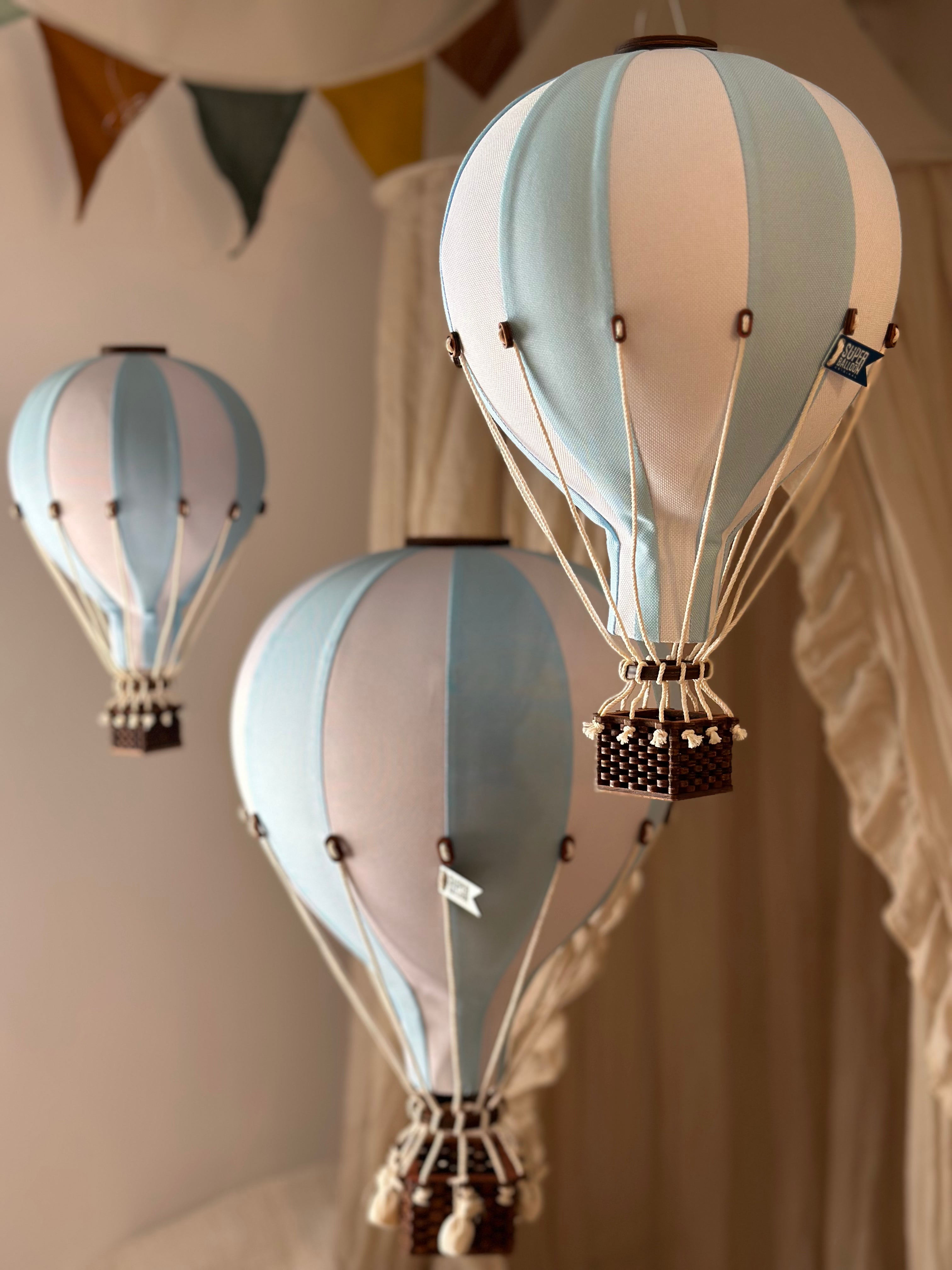 Hot Air Balloon Decorations for Baby Shower, Birthday, Gender Reveal & Baby Nursery Decor | White/Light Blue