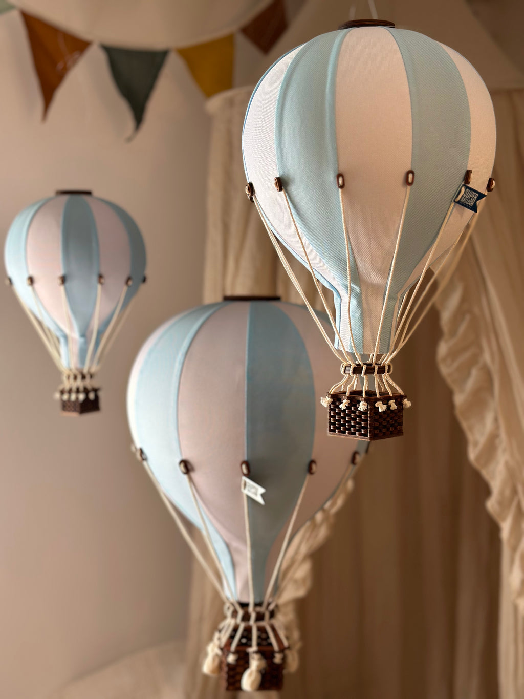 Hot Air Balloon Decorations for Baby Shower, Birthday, Gender Reveal & Baby Nursery Decor | White/Light Blue