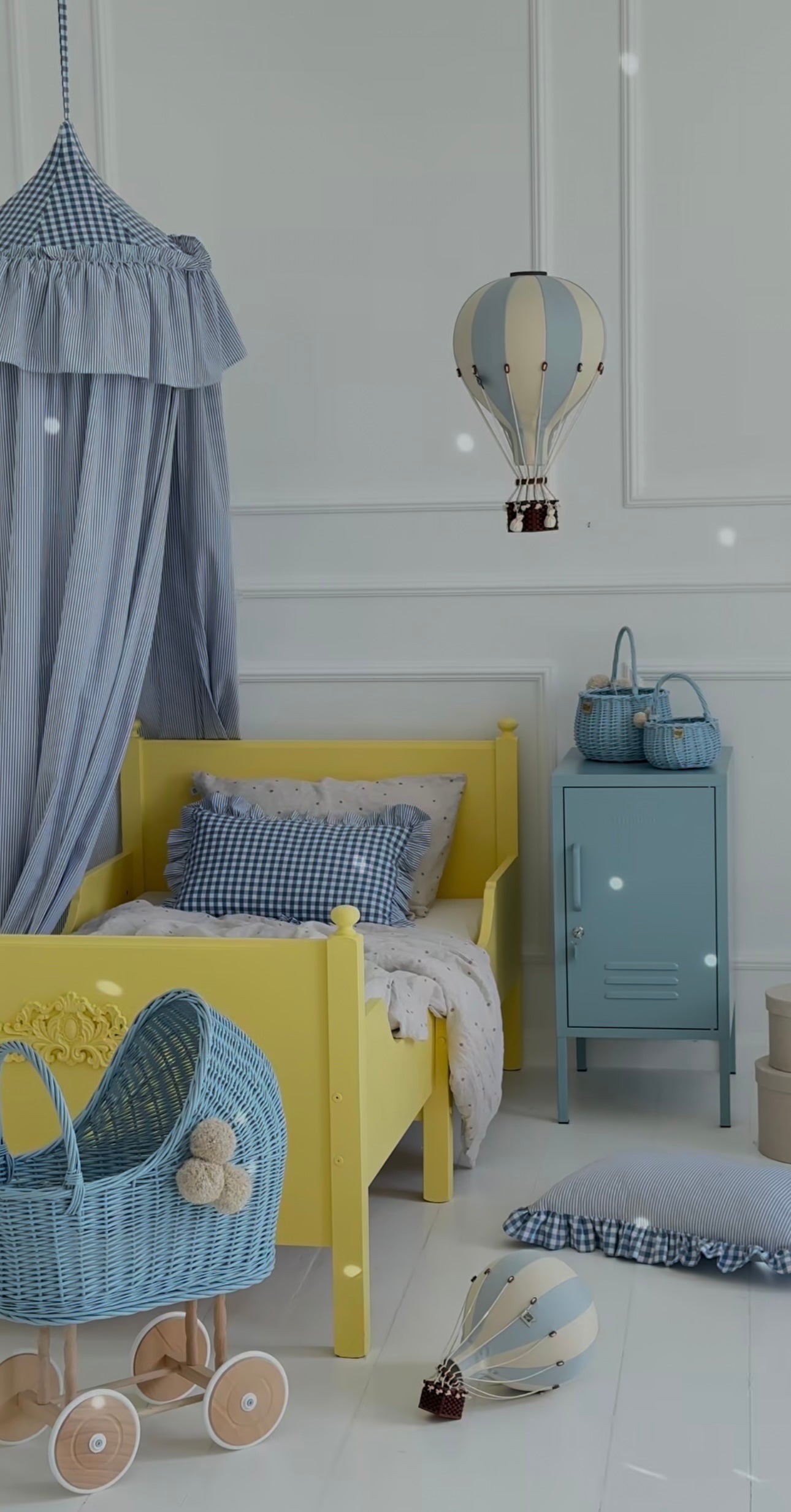 Hot Air Balloon Decorations for Baby Shower, Birthday, Gender Reveal & Baby Nursery Decor | White/Light Blue