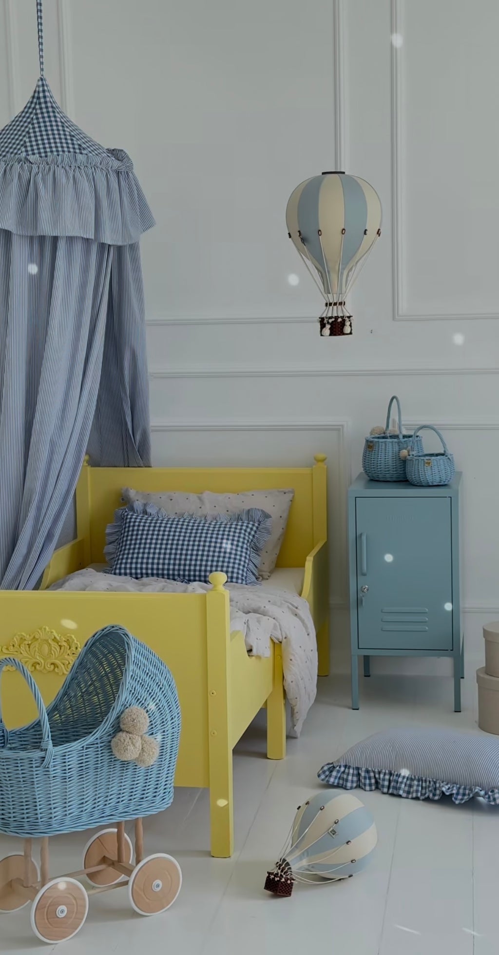 Hot Air Balloon Decorations for Baby Shower, Birthday, Gender Reveal & Baby Nursery Decor | White/Light Blue