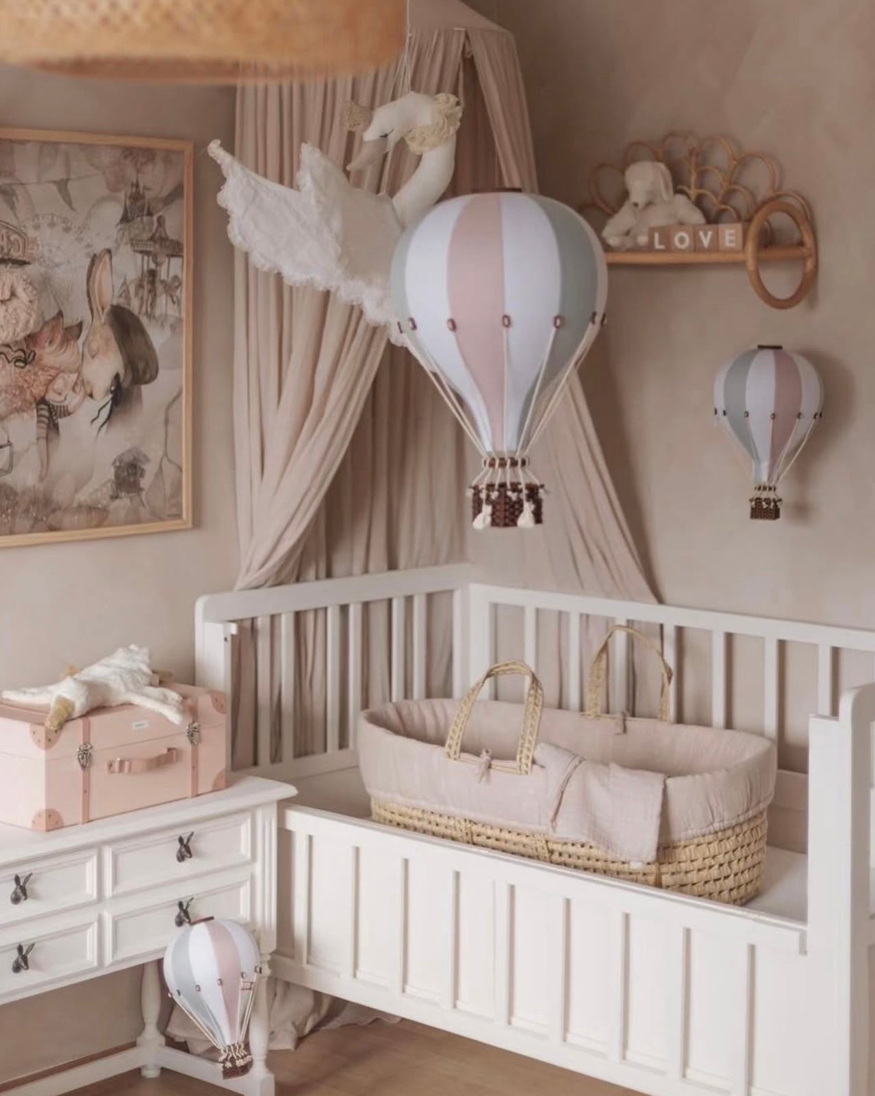 Hot Air Balloon Decorations for Baby Shower, Birthday, Gender Reveal & Baby Nursery Decor | Beige/ Mint/ Violet