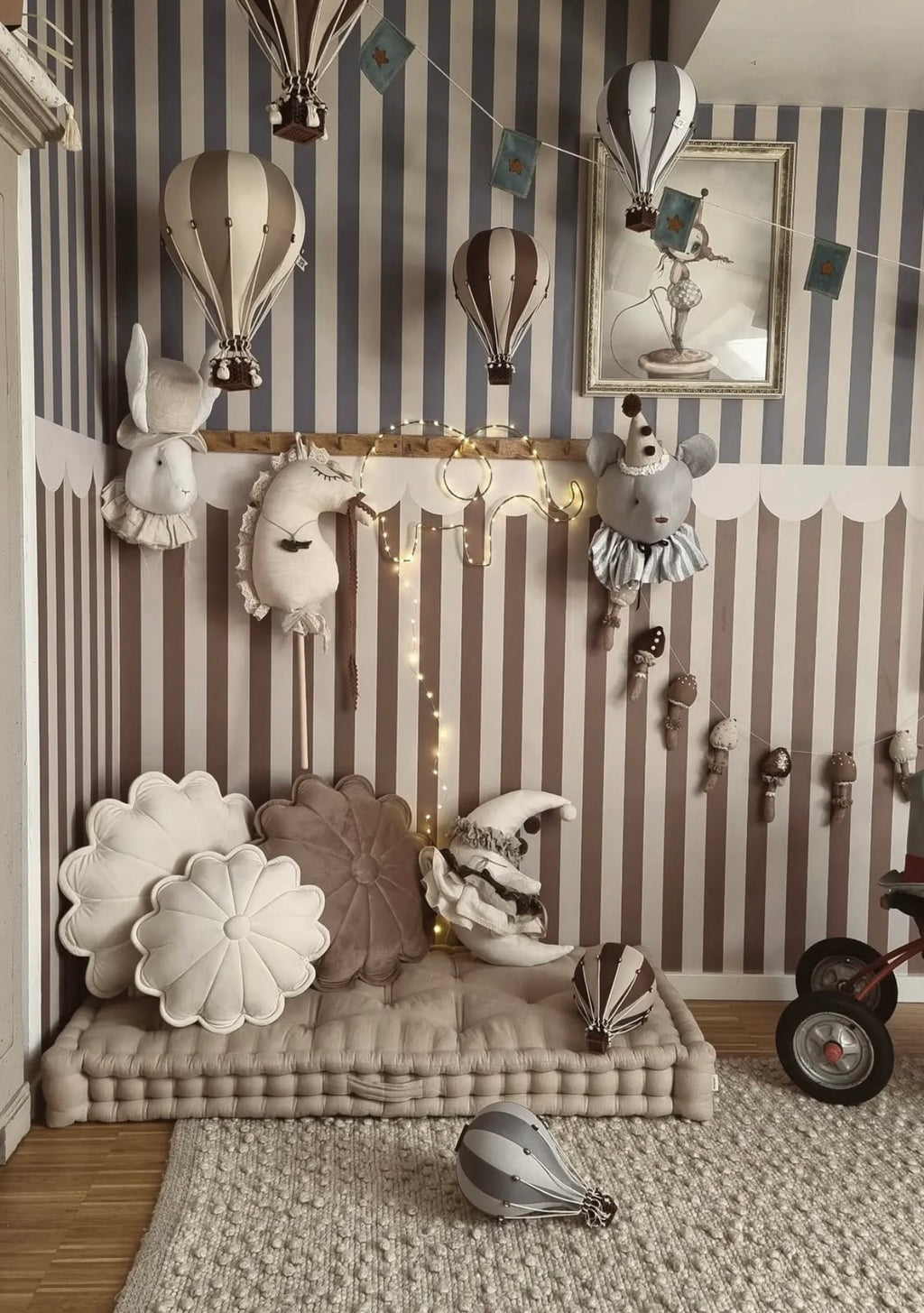 Hot Air Balloon Decorations for Baby Shower, Birthday, Gender Reveal & Baby Nursery Decor | Dark Grey