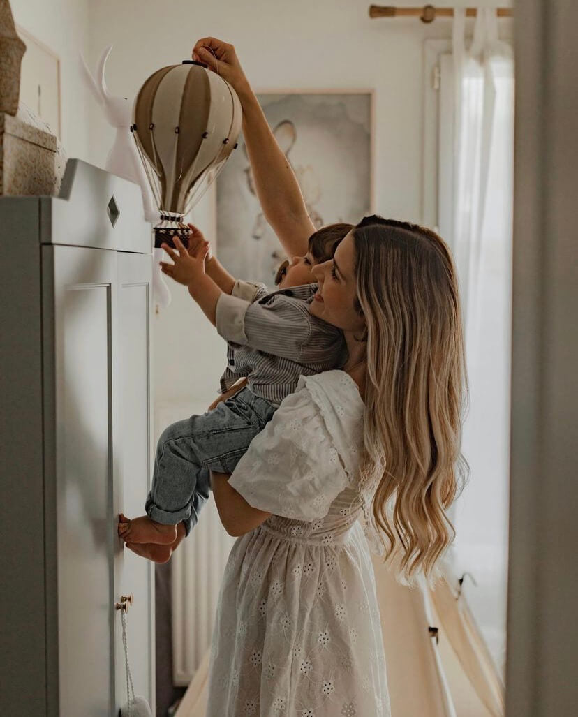 Hot Air Balloon Decorations for Baby Shower, Birthday, Gender Reveal & Baby Nursery Decor | Gold/White